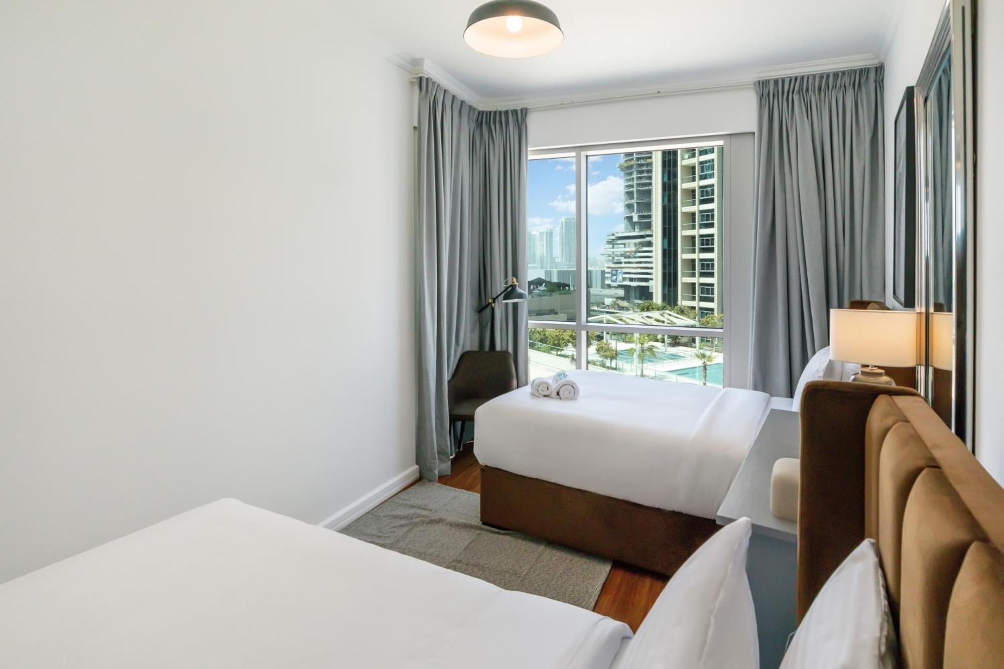 Fam Living - Stunning 2 Bedroom + Maid's In Marina Terrace