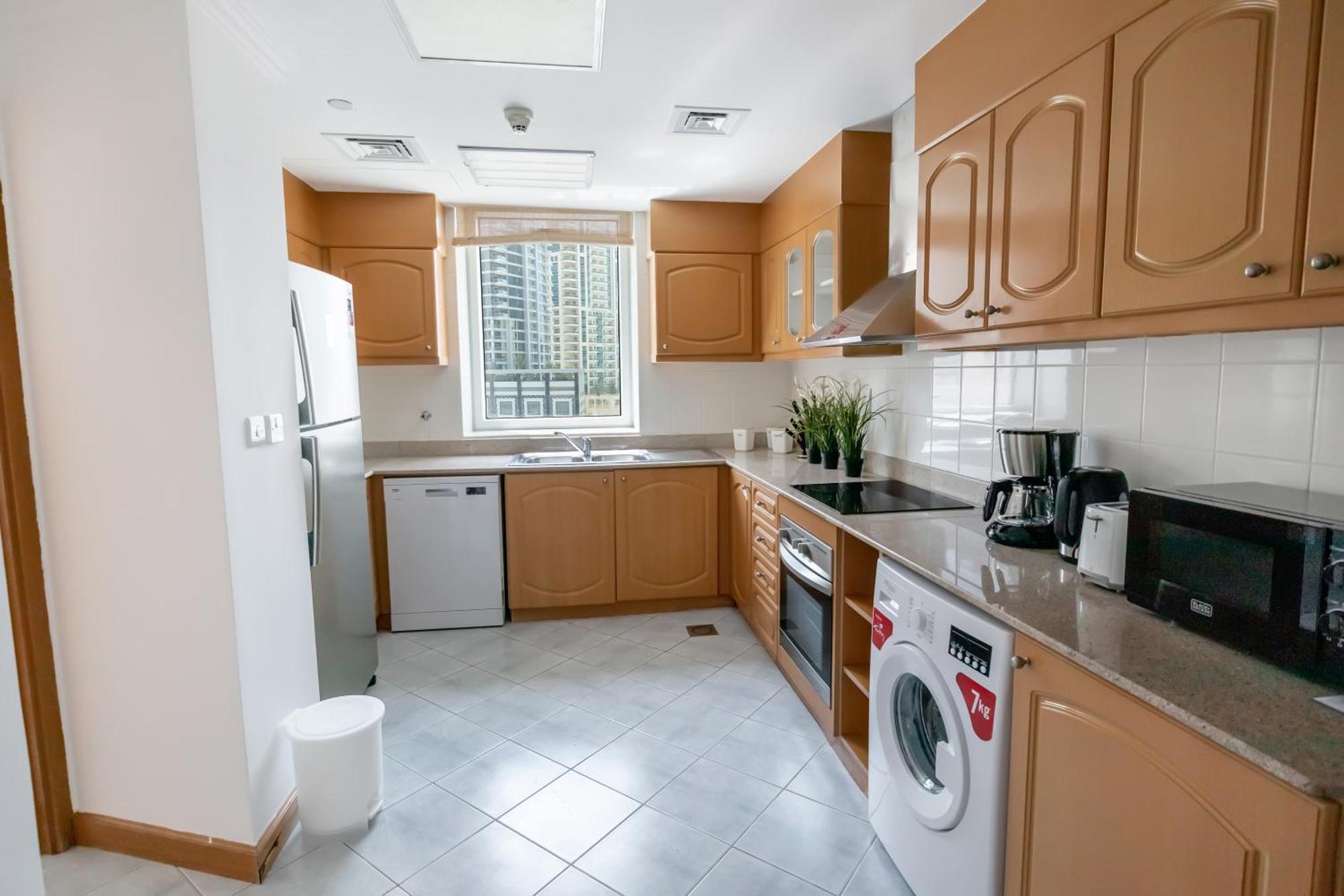 Fam Living - Stunning 2 Bedroom + Maid's In Marina Terrace Dubai