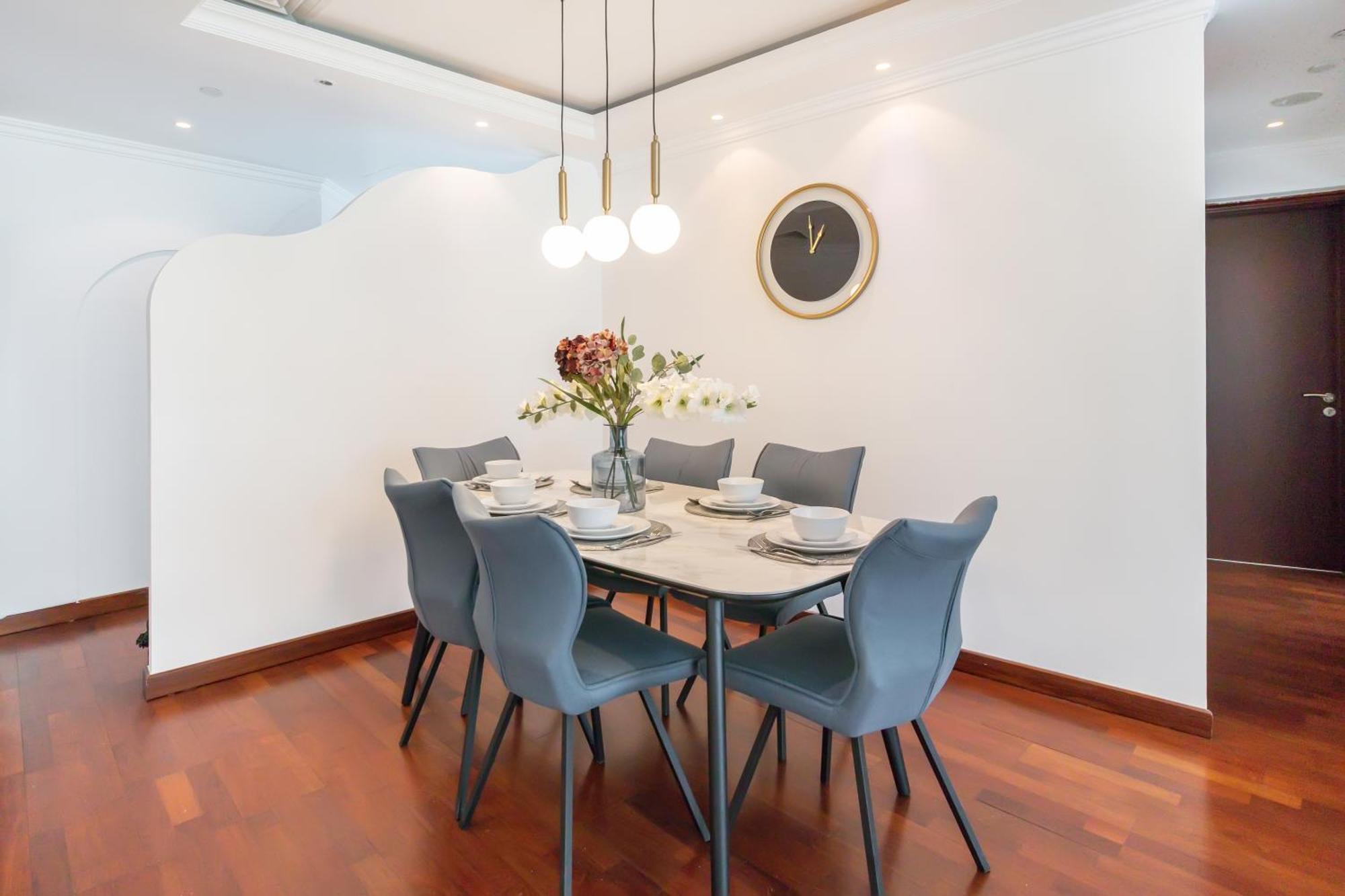 Fam Living - Stunning 2 Bedroom + Maid's In Marina Terrace *
