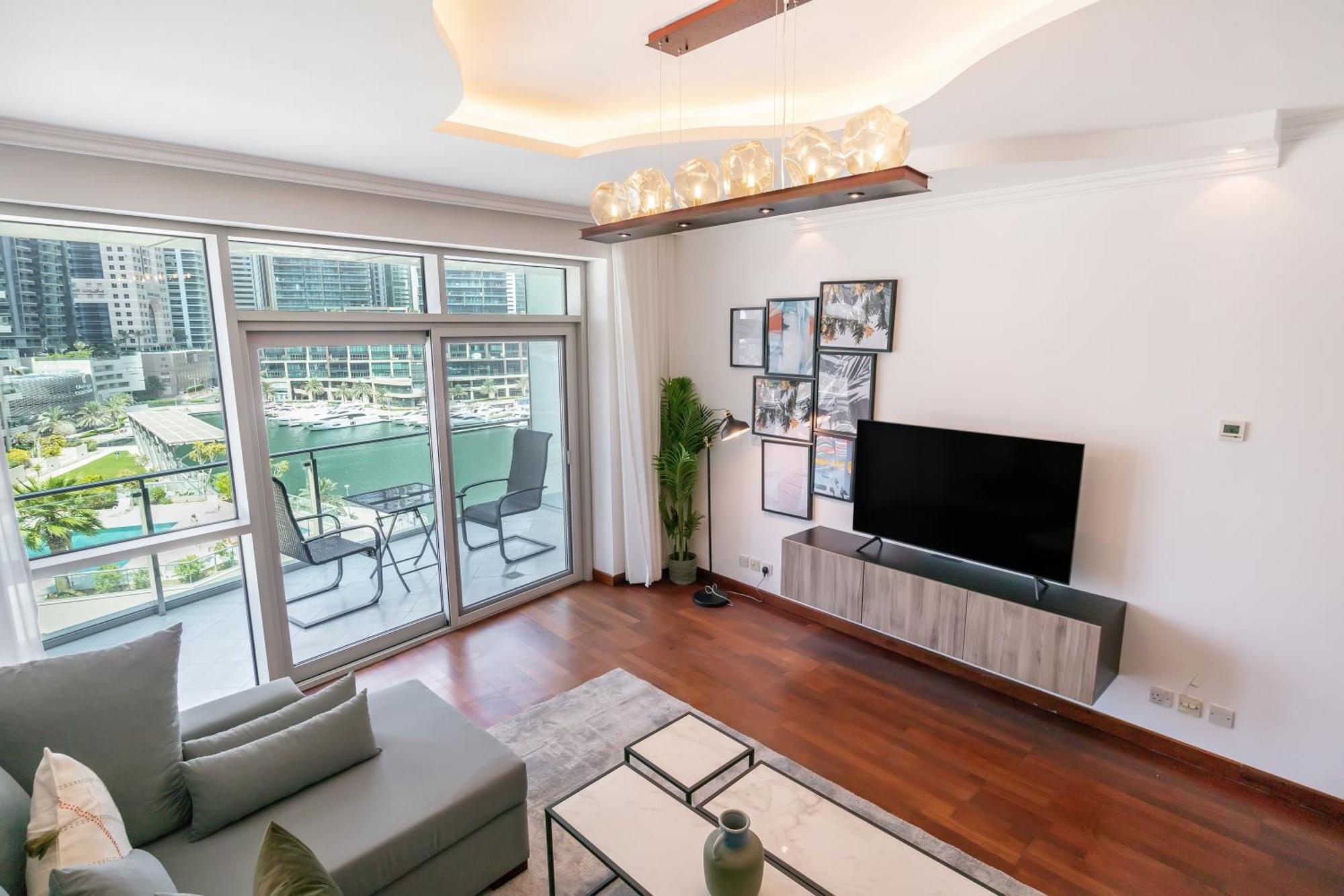 Fam Living - Stunning 2 Bedroom + Maid's In Marina Terrace * Dubai