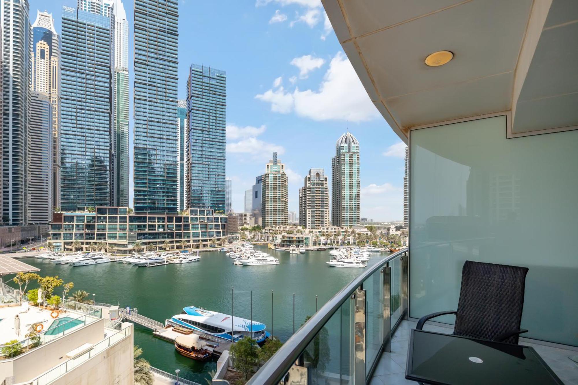 Fam Living - Stunning 2 Bedroom + Maid's In Marina Terrace Appartement Dubai