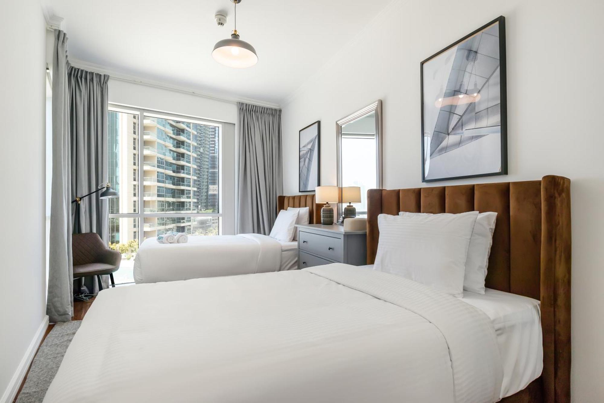 Fam Living - Stunning 2 Bedroom + Maid's In Marina Terrace Apartment Dubai