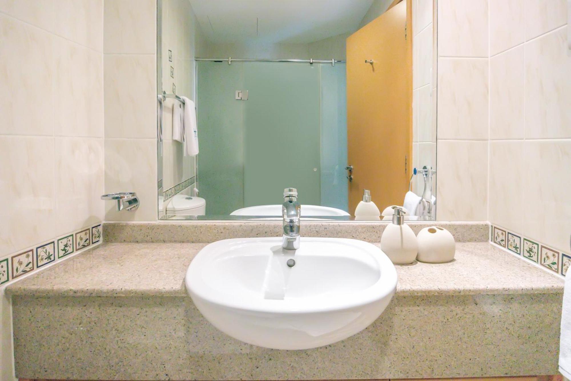 Fam Living - Stunning 2 Bedroom + Maid's In Marina Terrace * Dubai