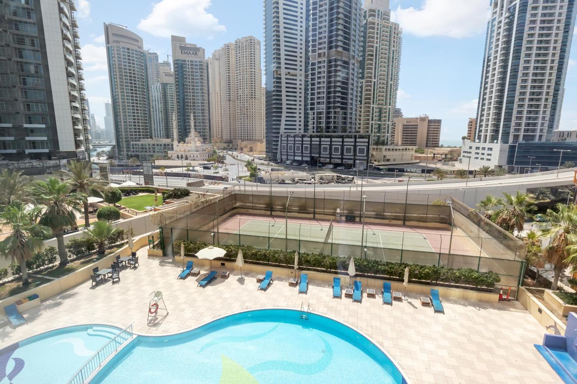 Apartment Fam Living - Stunning 2 Bedroom + Maid's In Marina Terrace